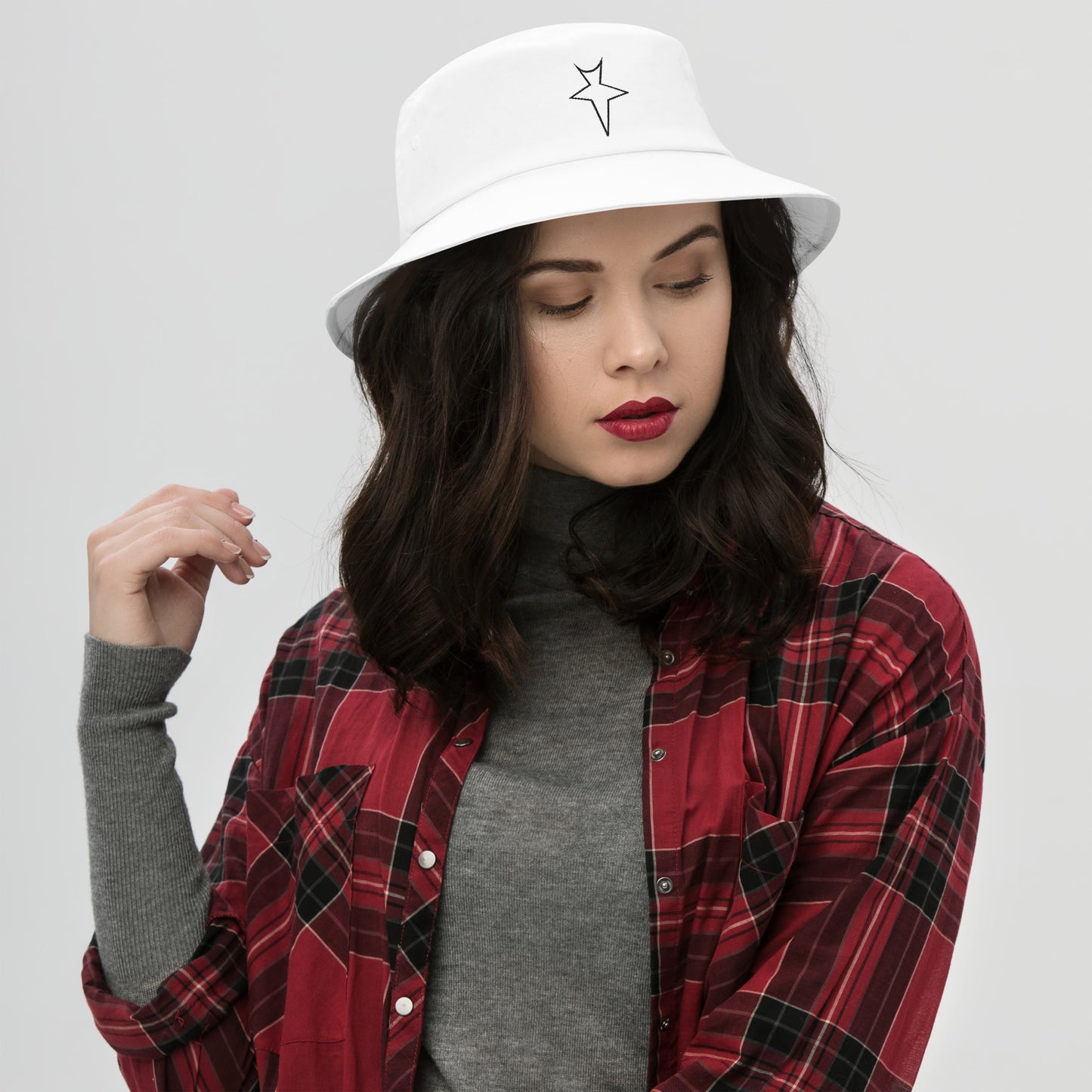 TRAP T Outline Bucket Hat - WHITE
